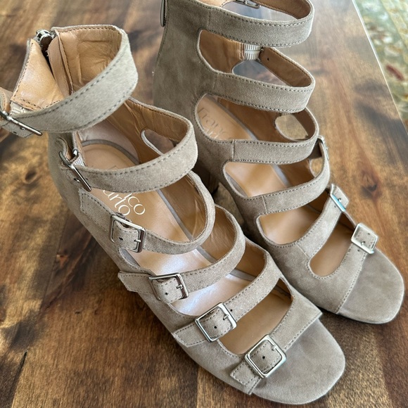 Franco Sarto Strappy Suede Heel, Chrissy, Sz 9
In great condition as shown. - Picture 1 of 7